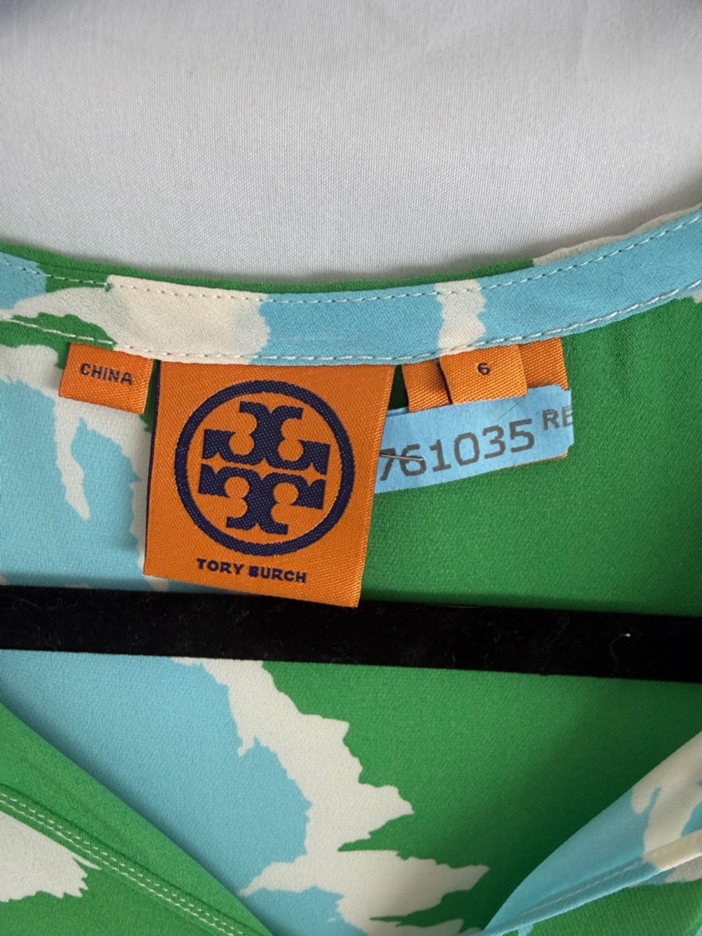 Tory Burch Size 6- Green, Sky Blue & White Print Drawstring-Sleeve Blouse - Picture 3 of 7